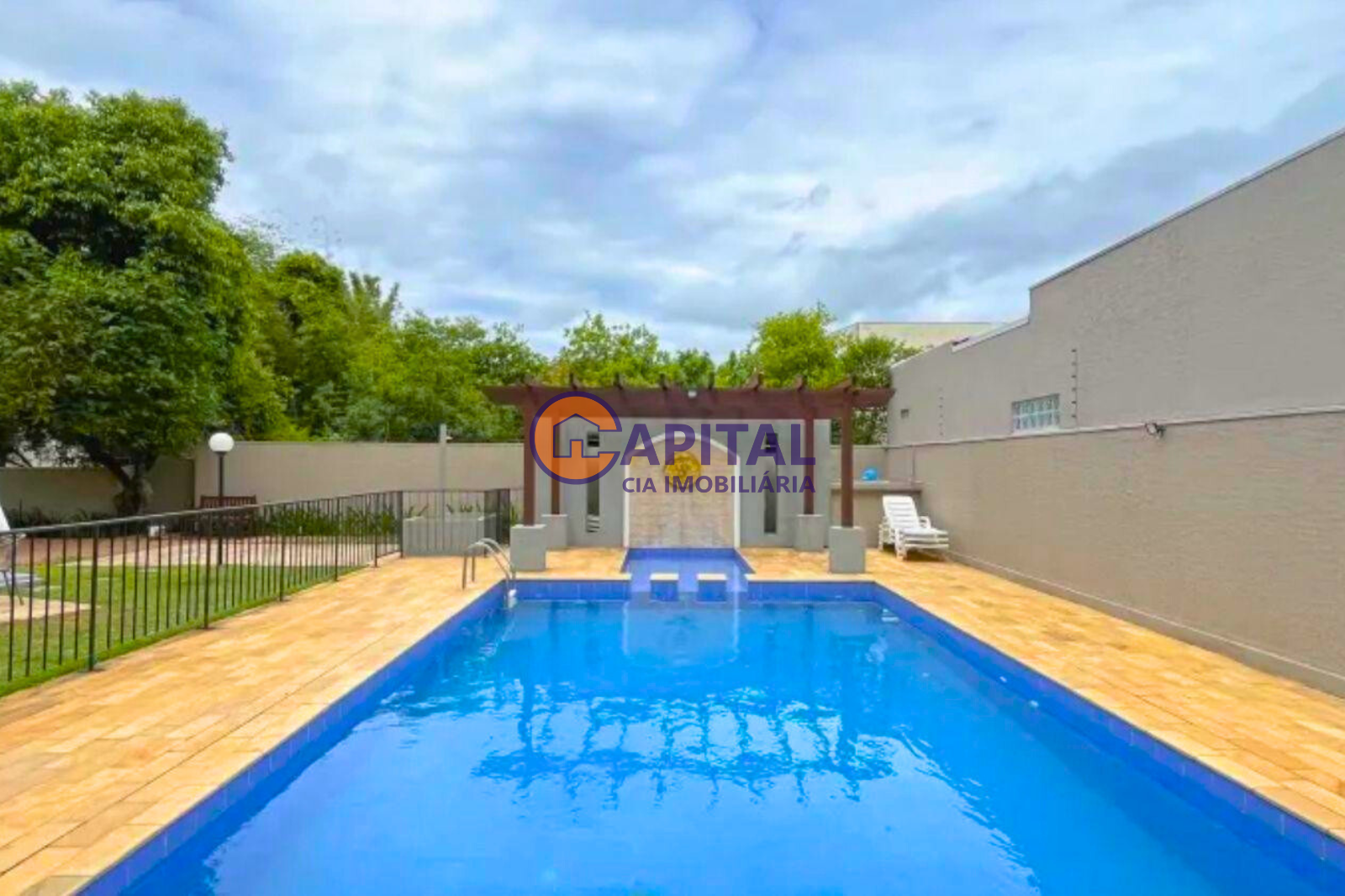 Cobertura Coronel Massot